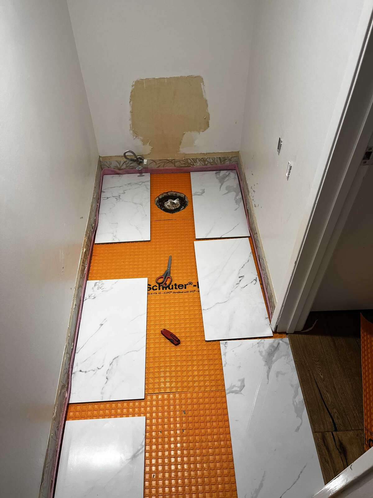 Laying tile