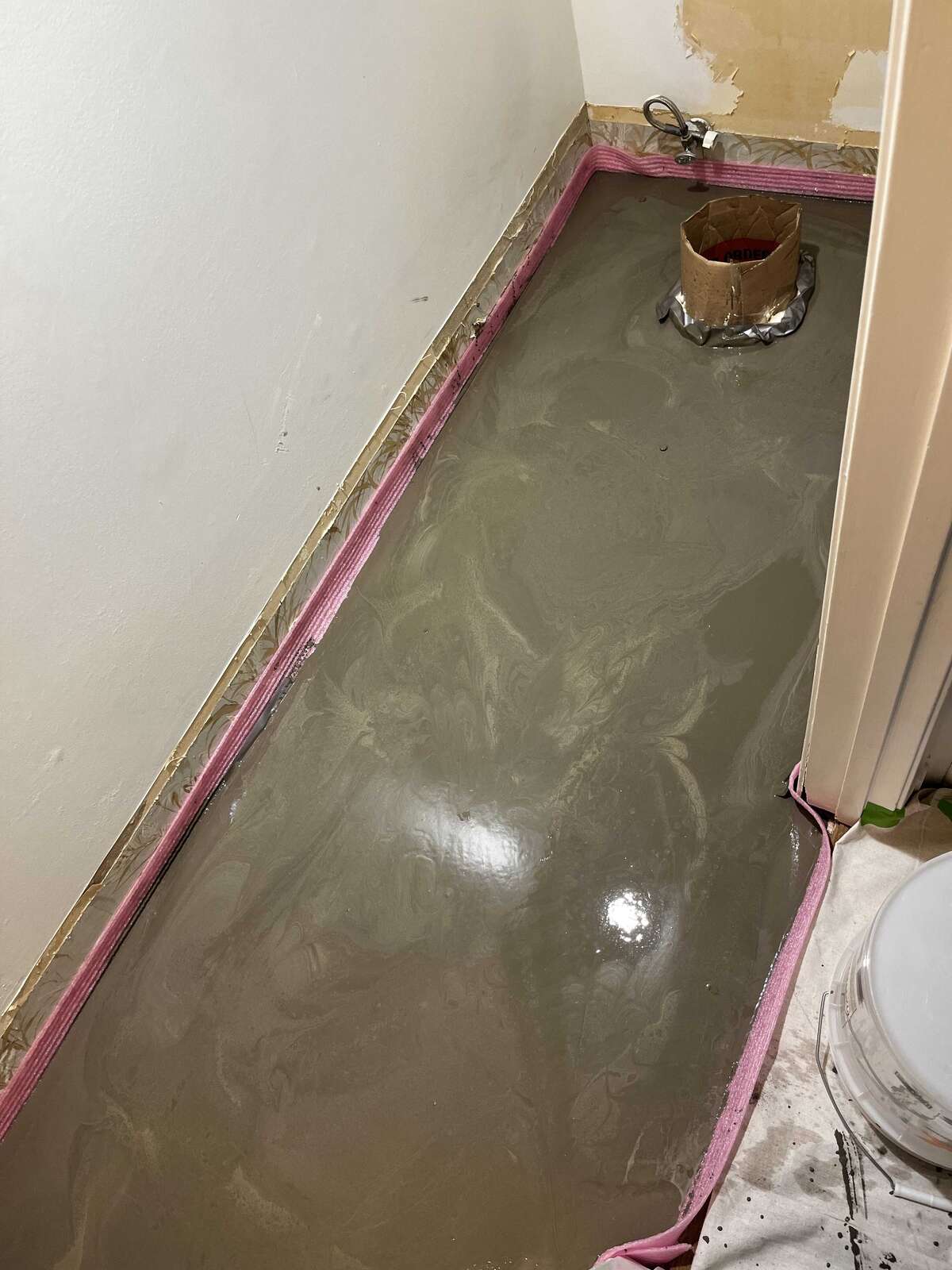 Leveled floor